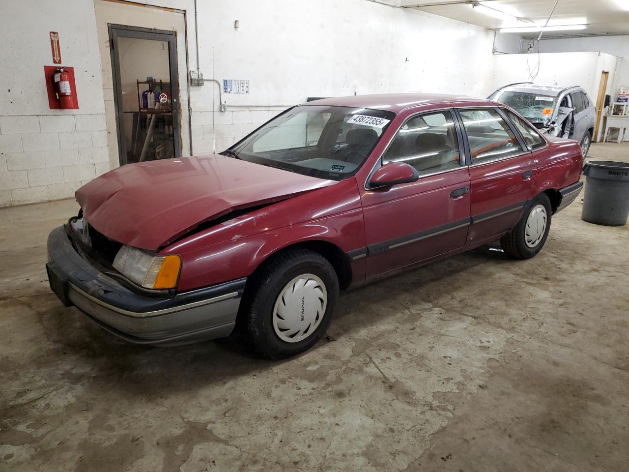1989 Ford Taurus L продається в Ham Lake, MN - Front End