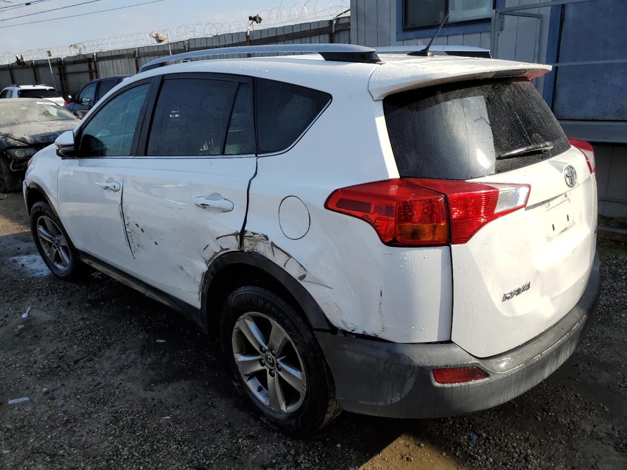 2015 Toyota RAV 4 - Image 2