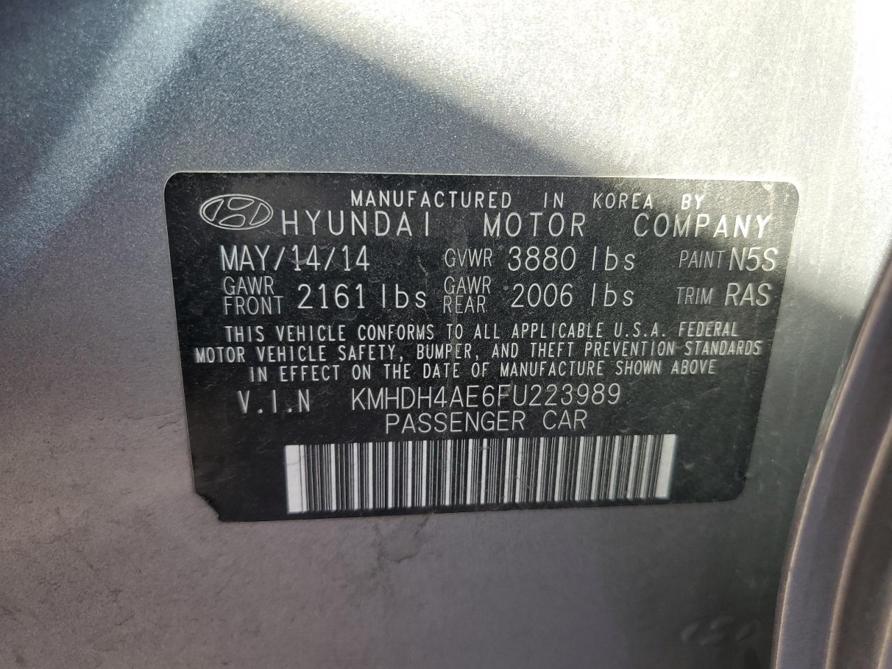 2015 Hyundai Elantra - Image 12
