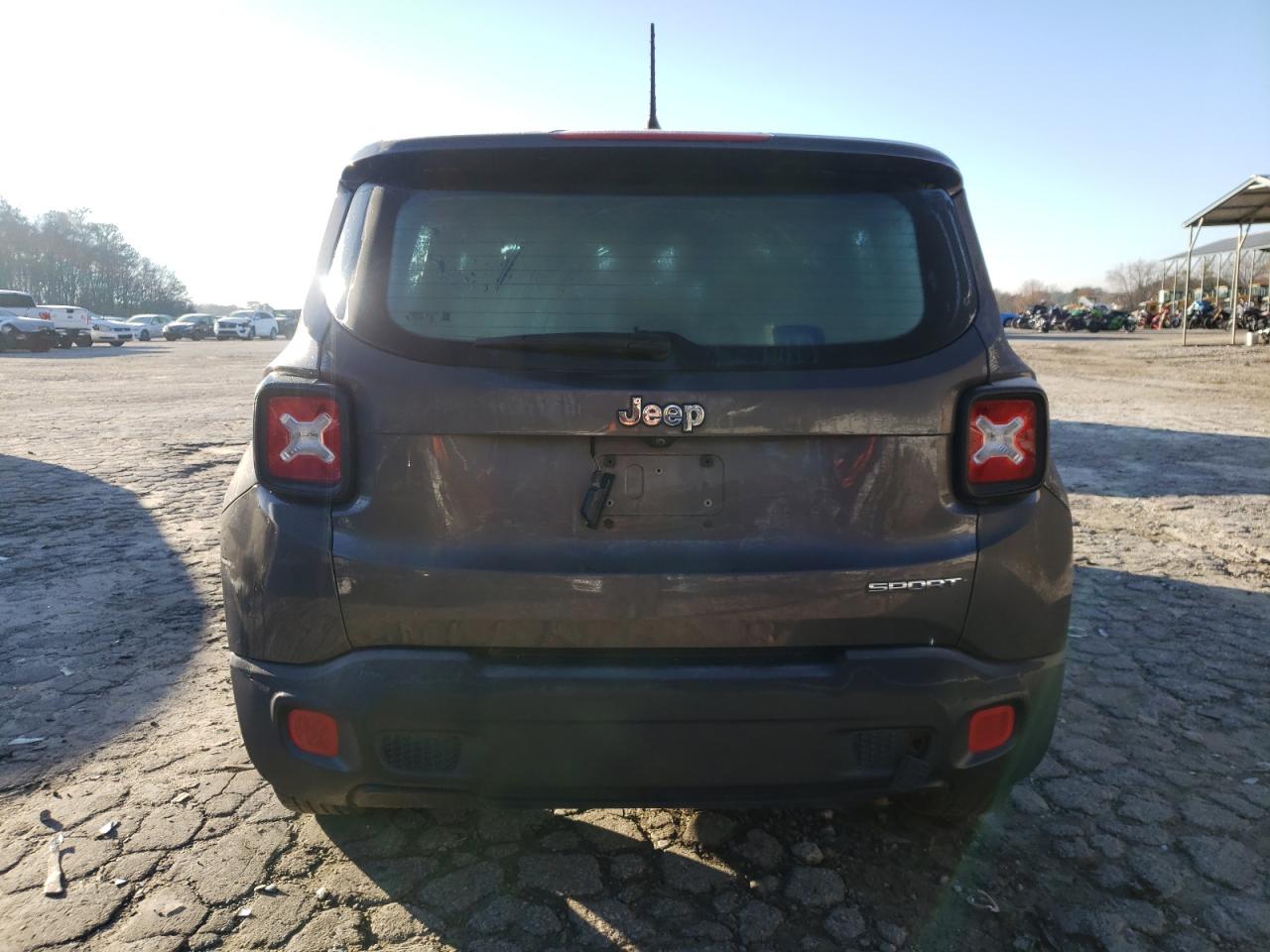 2017 Jeep Renegade - Image 6