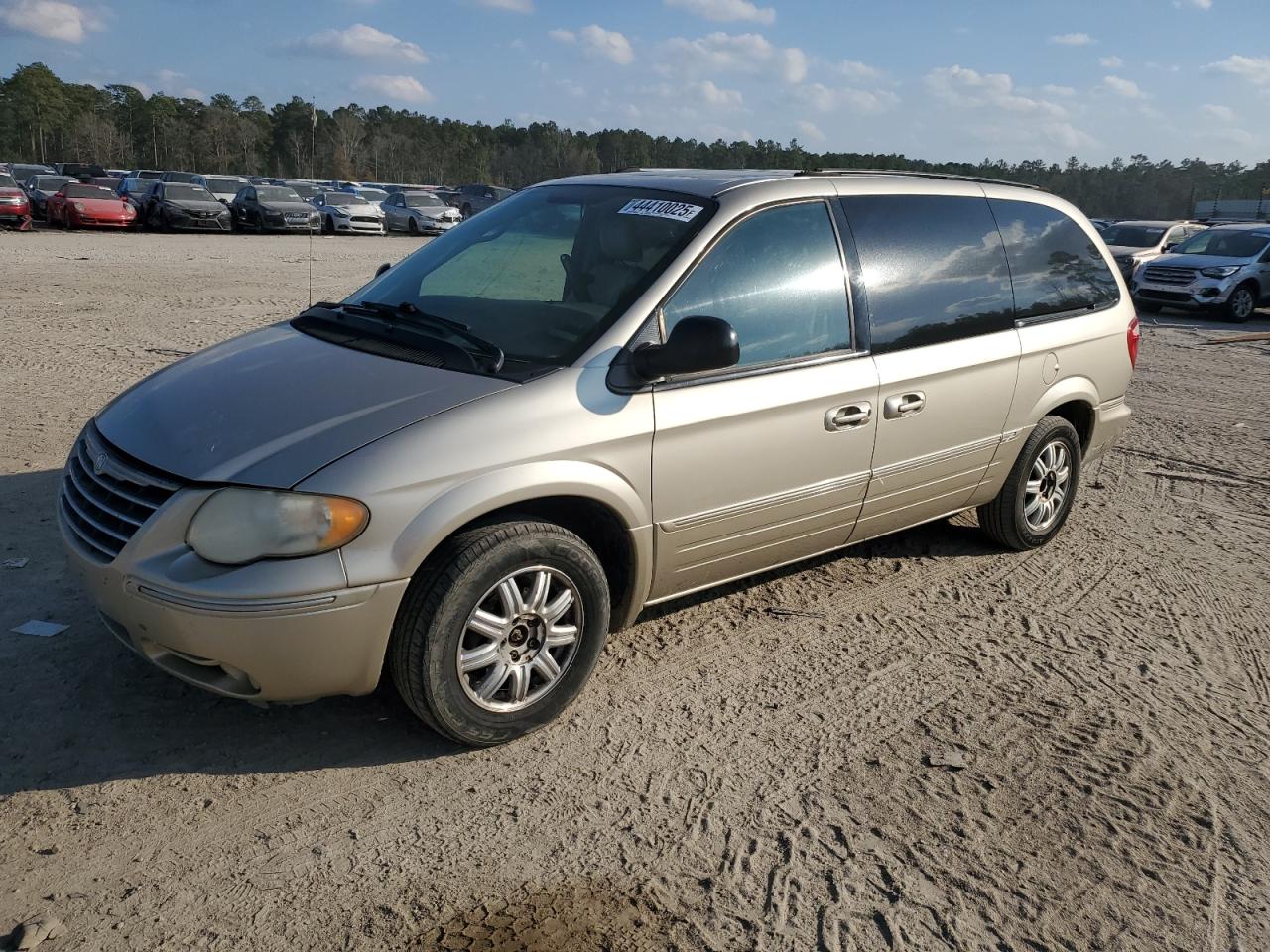 2005 Chrysler Town & Country - Image 1