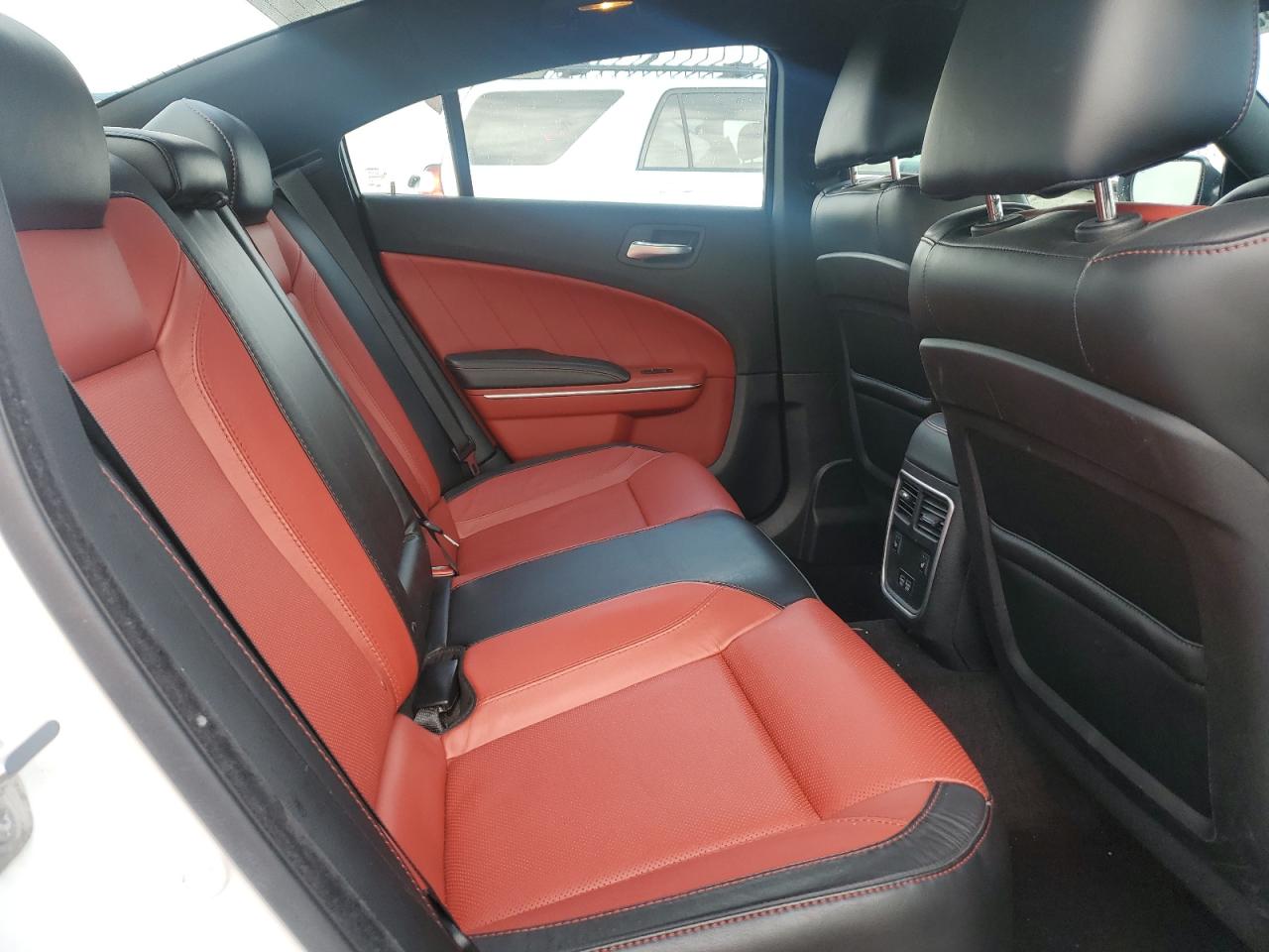2016 Dodge Charger - Image 10