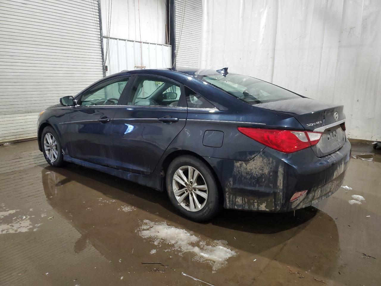 2014 Hyundai Sonata - Image 2