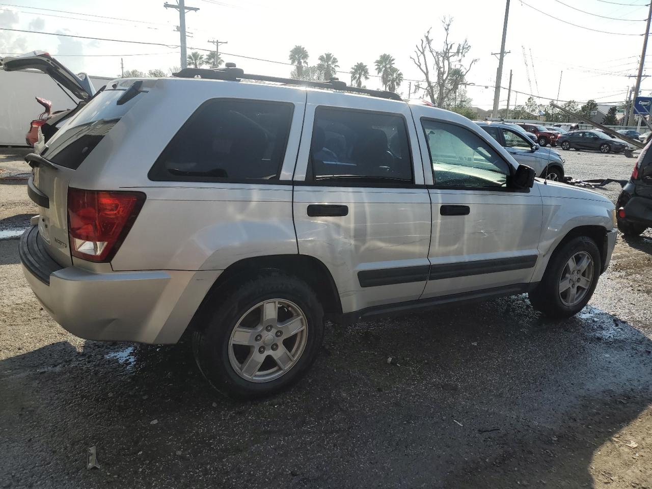 2006 Jeep Grand Cherokee - Image 3