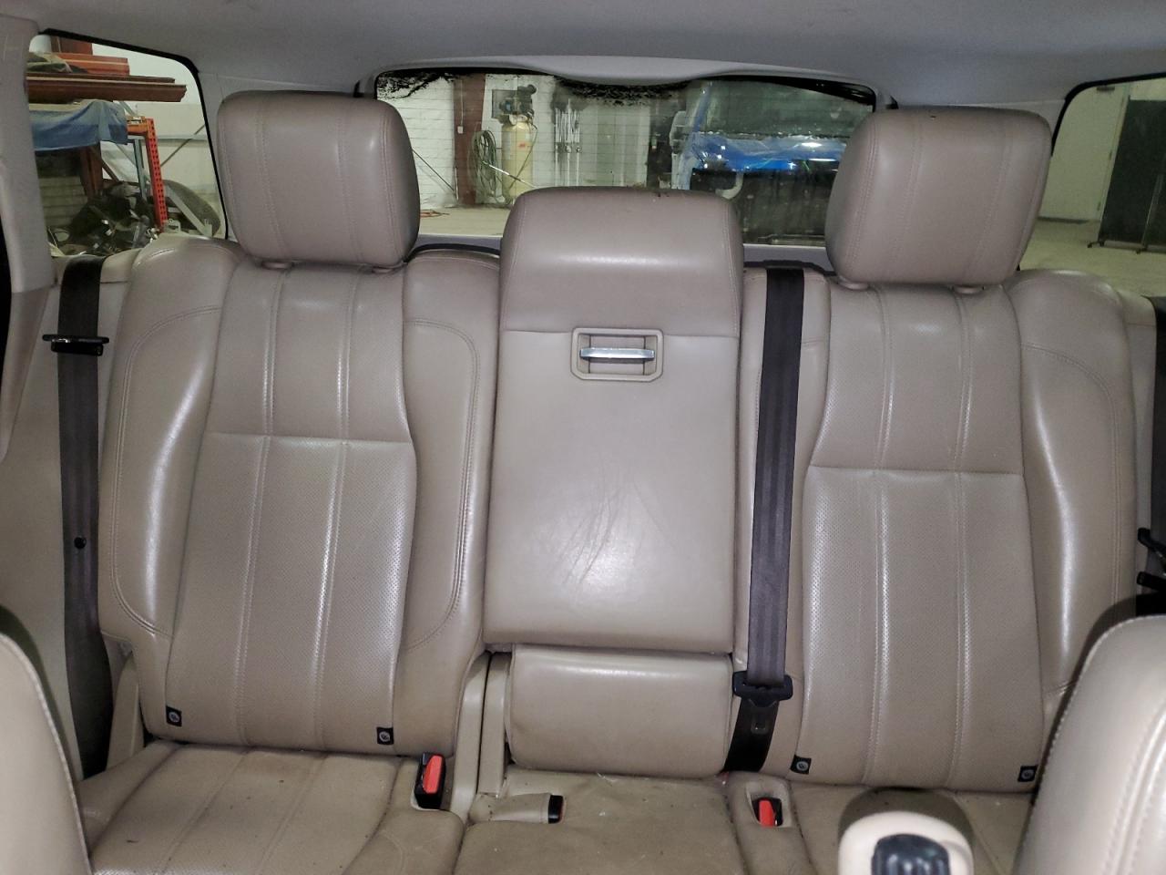 2015 Land Rover Range Rover - Image 10