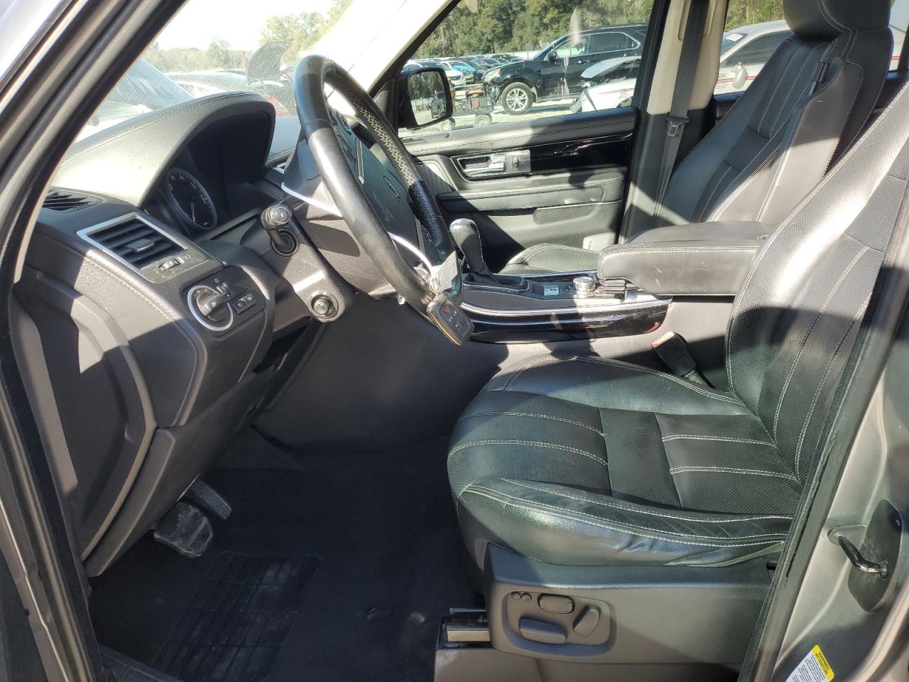 2011 Land Rover Range Rover - Image 7