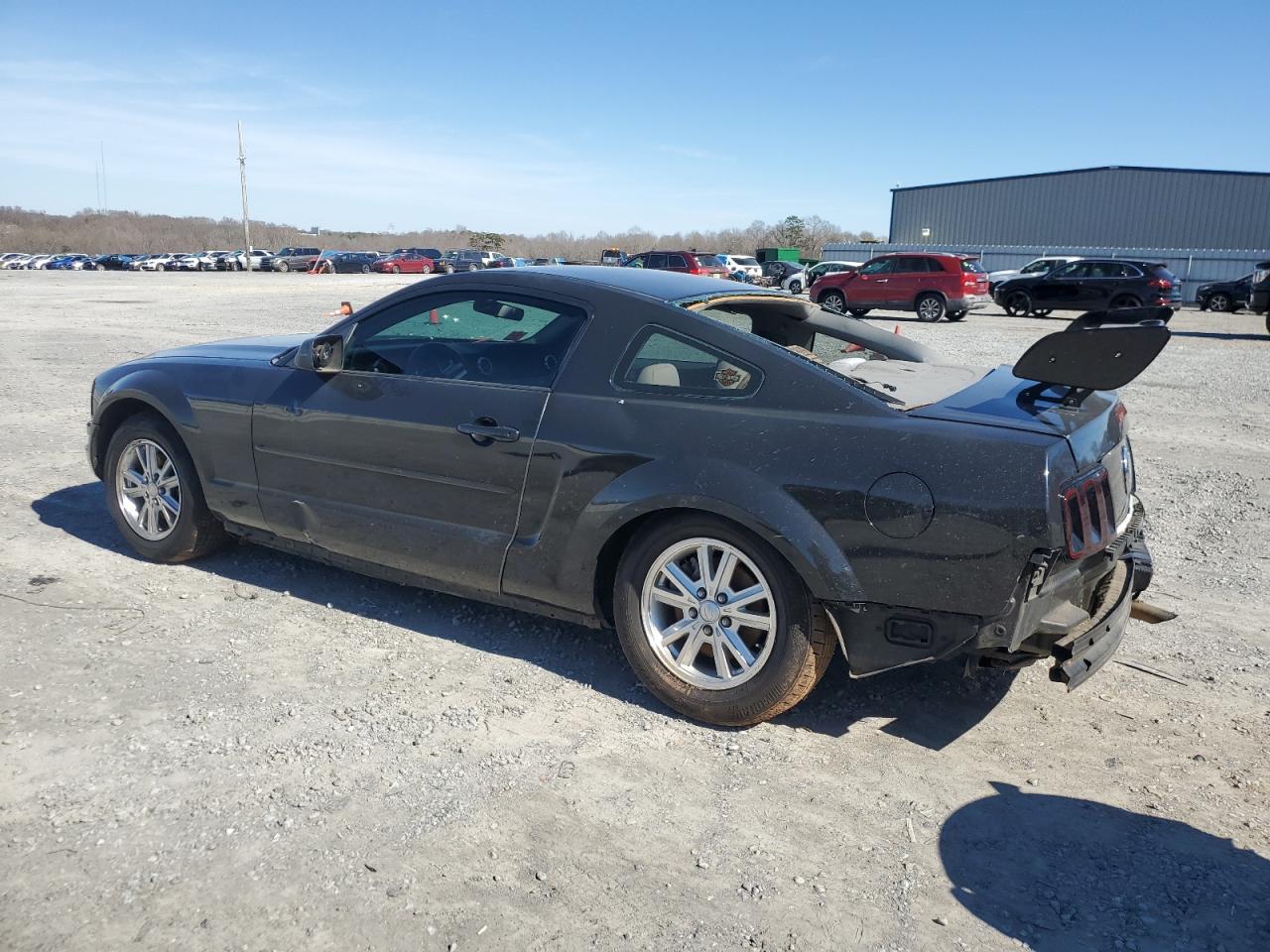 2007 Ford Mustang - Image 2