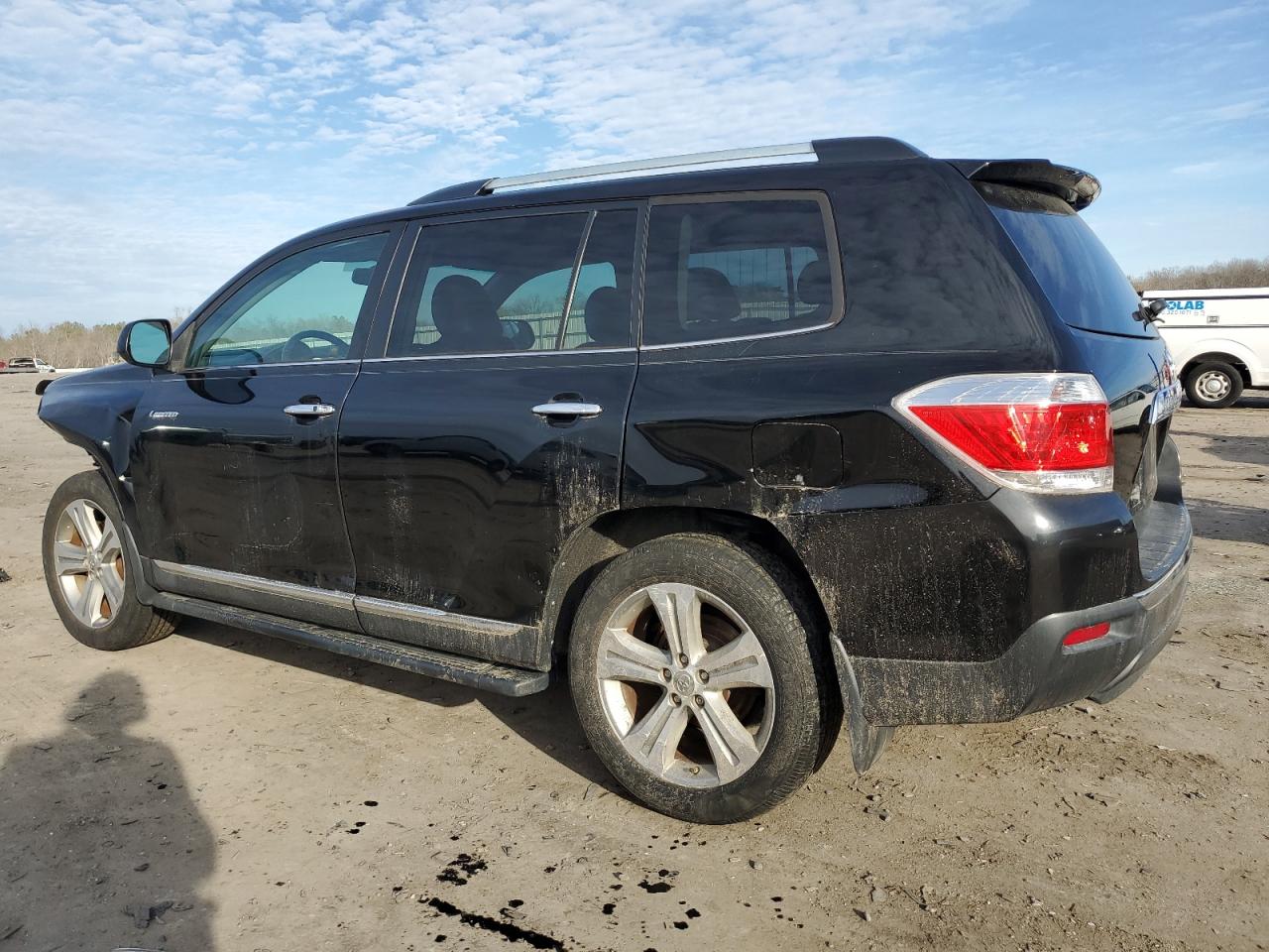 2012 Toyota Highlander - Image 2