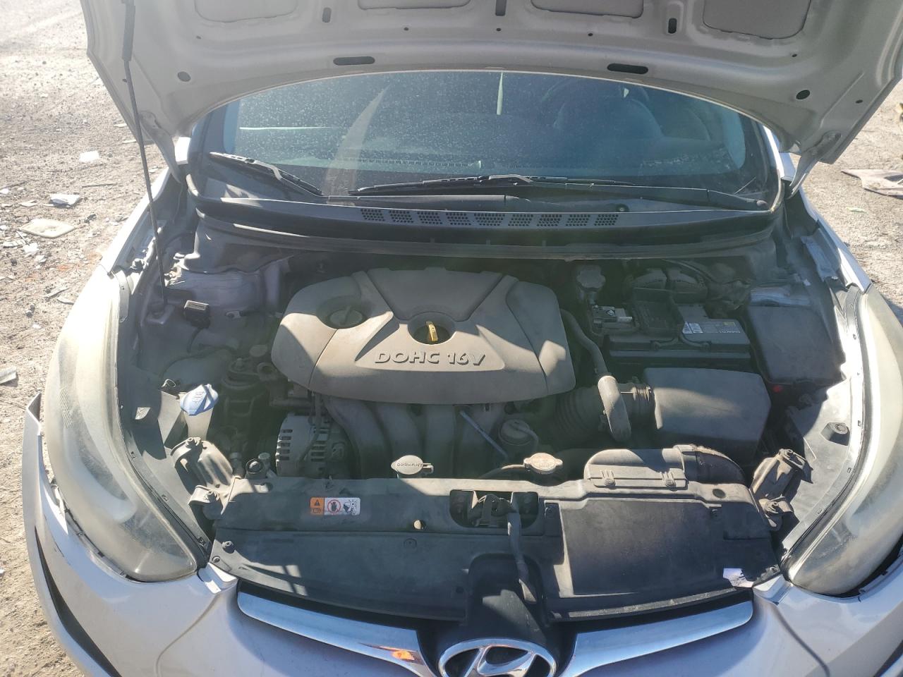 2014 Hyundai Elantra - Image 11