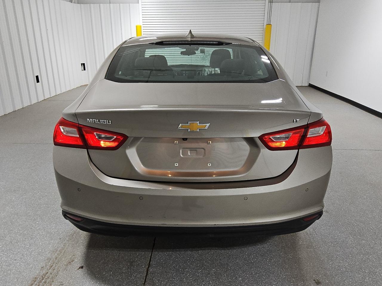 2023 Chevrolet Malibu - Image 6