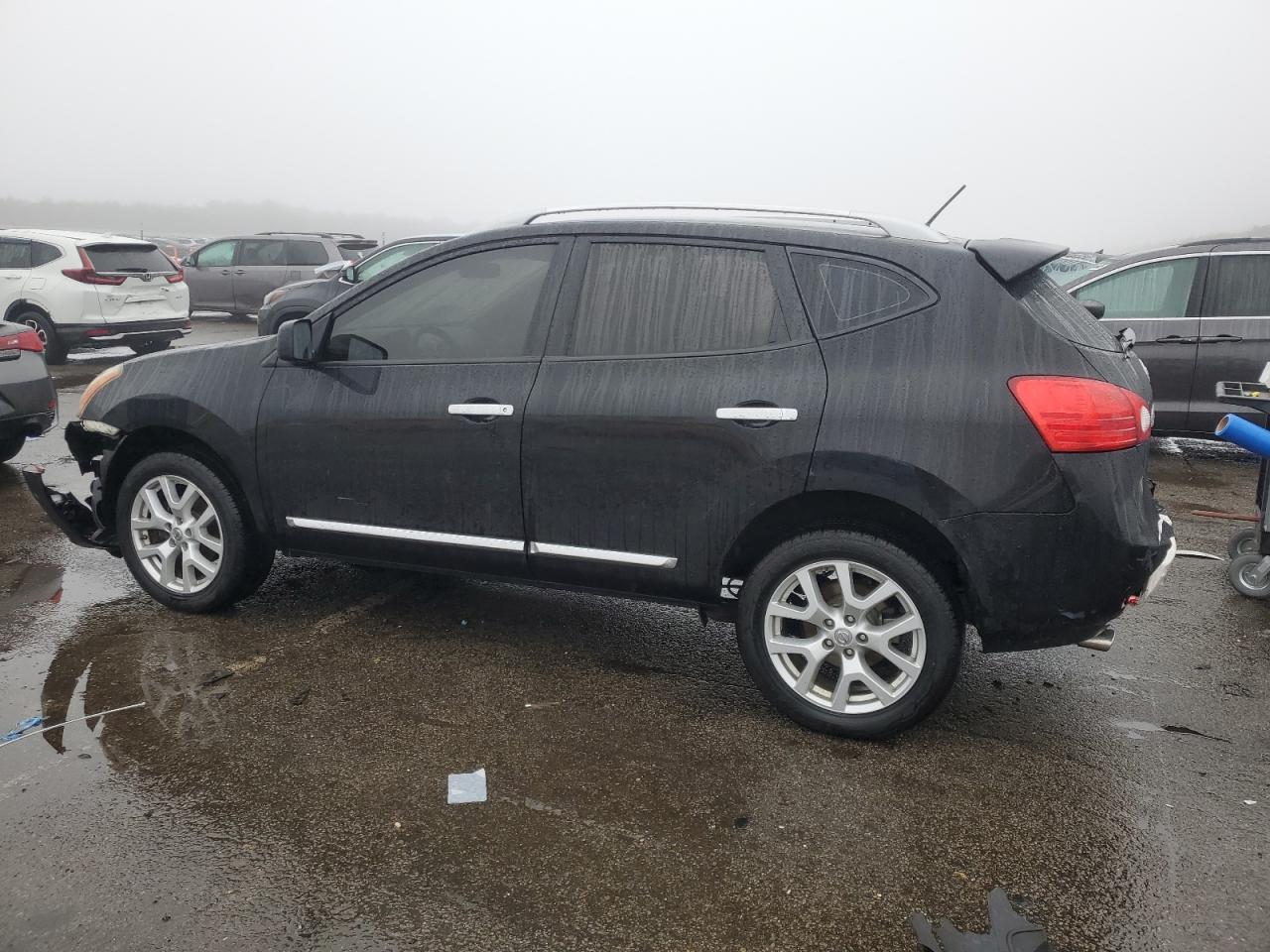 2015 Nissan Rogue - Image 2
