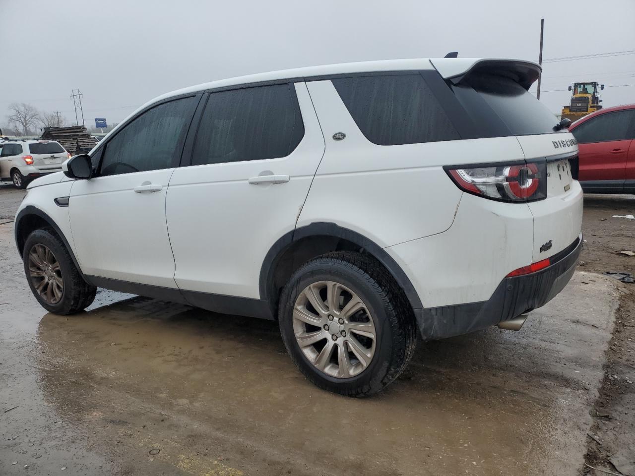 2016 Land Rover Discovery - Image 2