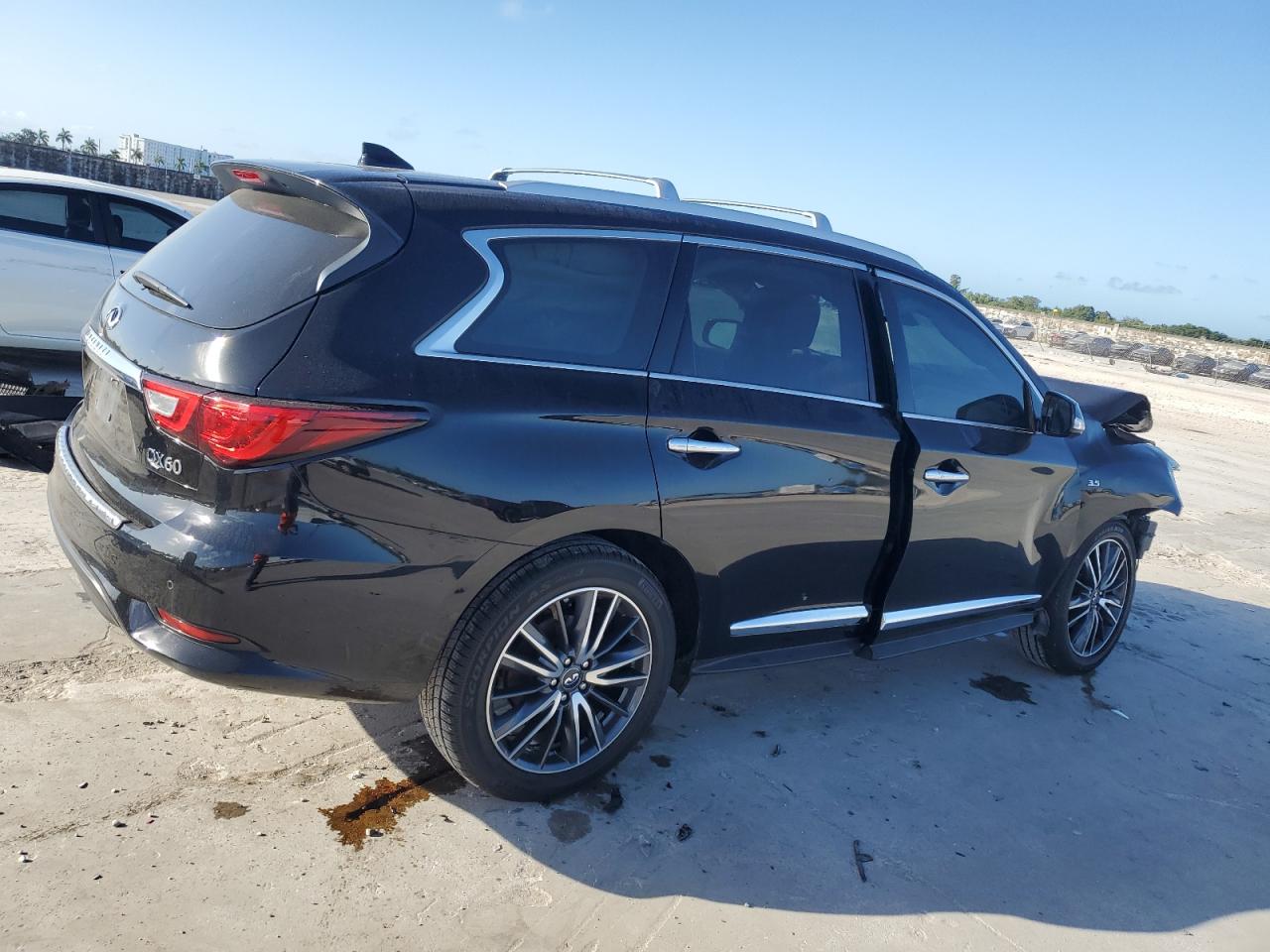 2018 Infiniti QX60 - Image 3