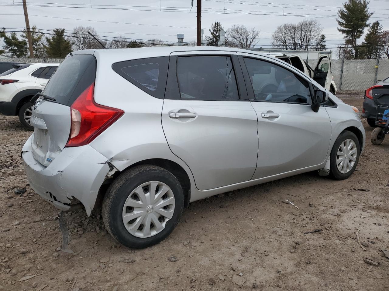 2015 Nissan Versa - Image 3