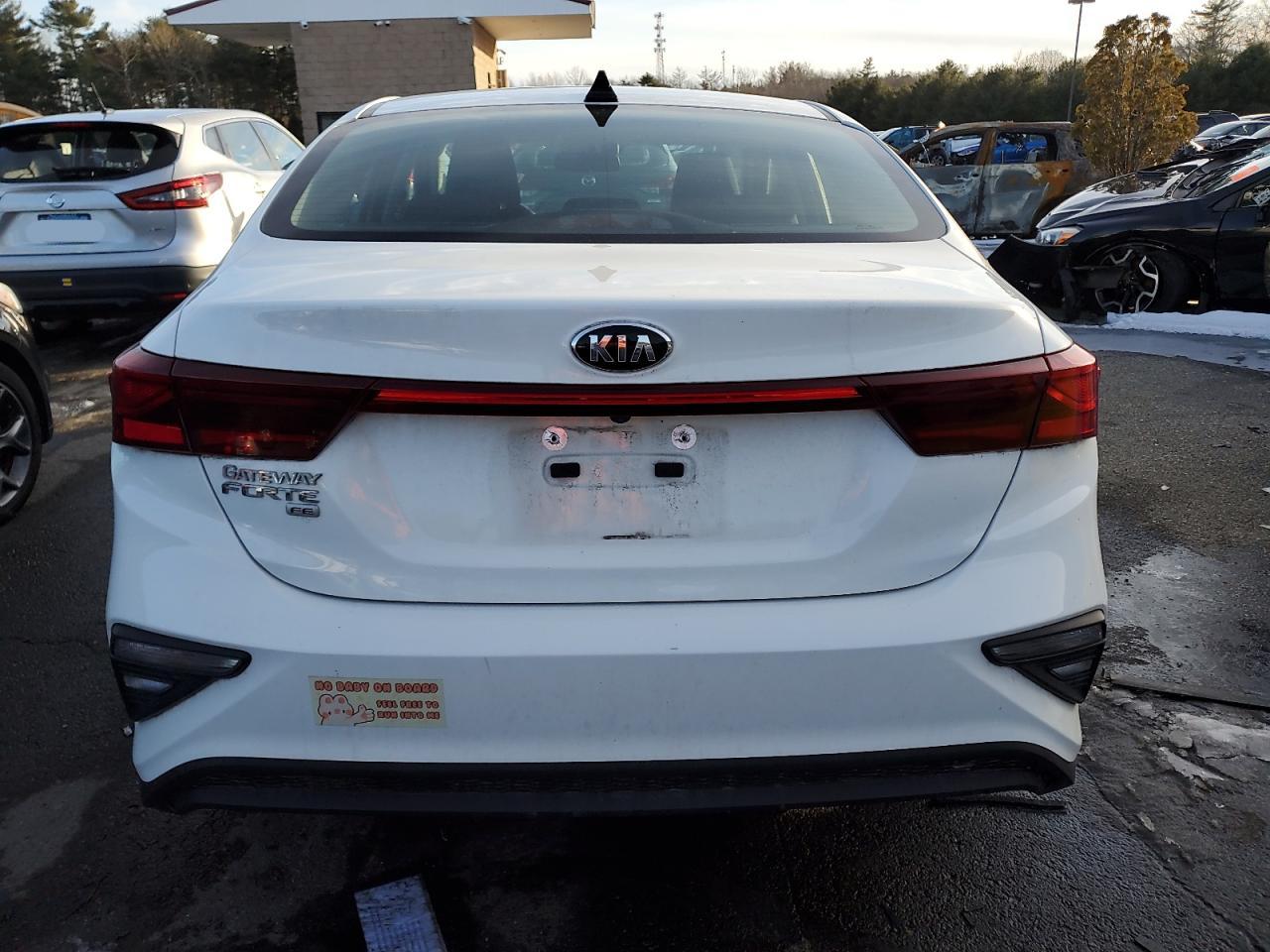 2019 Kia Forte - Image 6