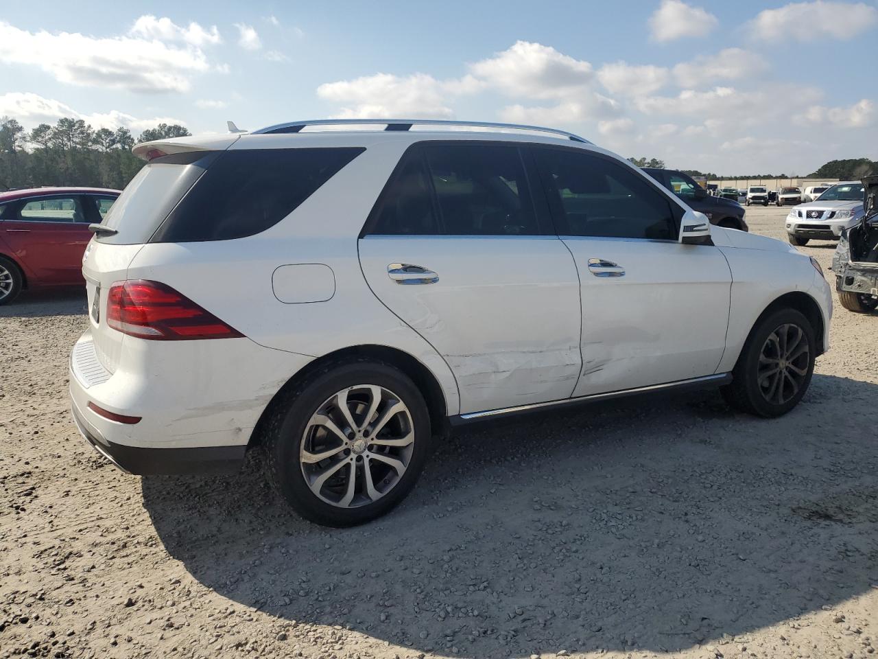 2016 Mercedes-Benz GLE - Image 3