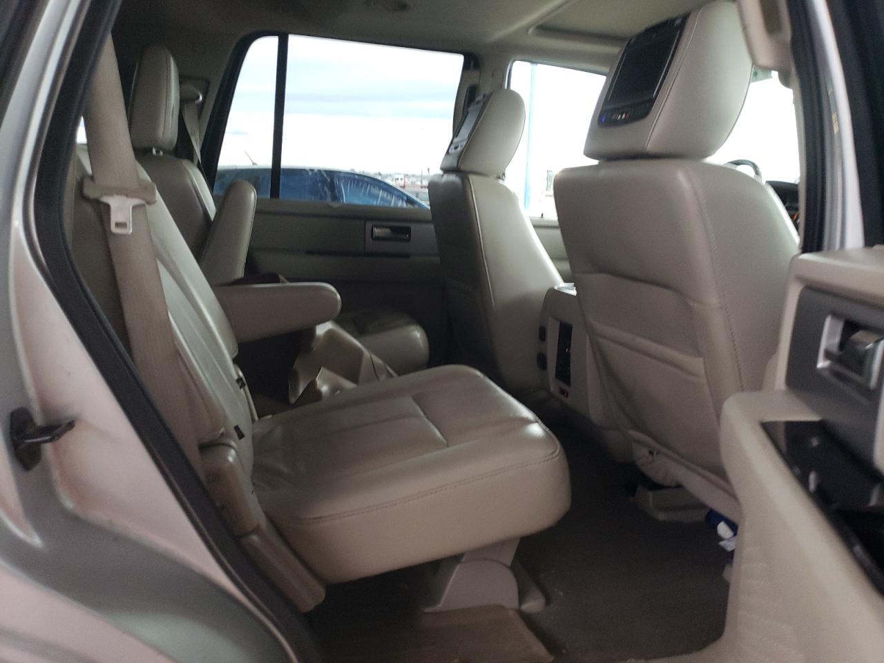 2013 Ford Expedition - Image 12