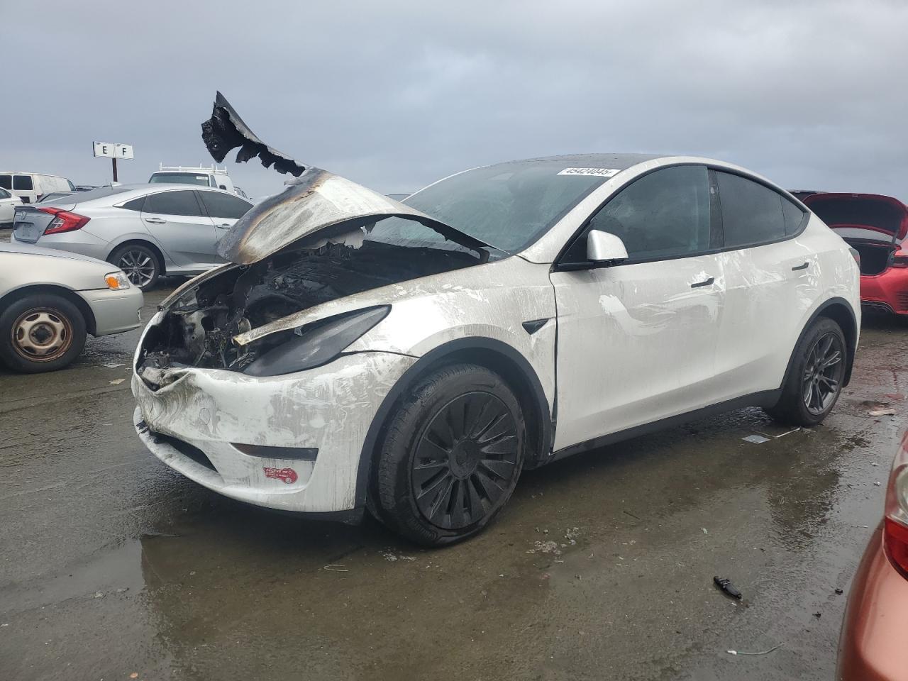Martinez, CA에서 판매 중인 2024 Tesla Model Y - Burn - Engine