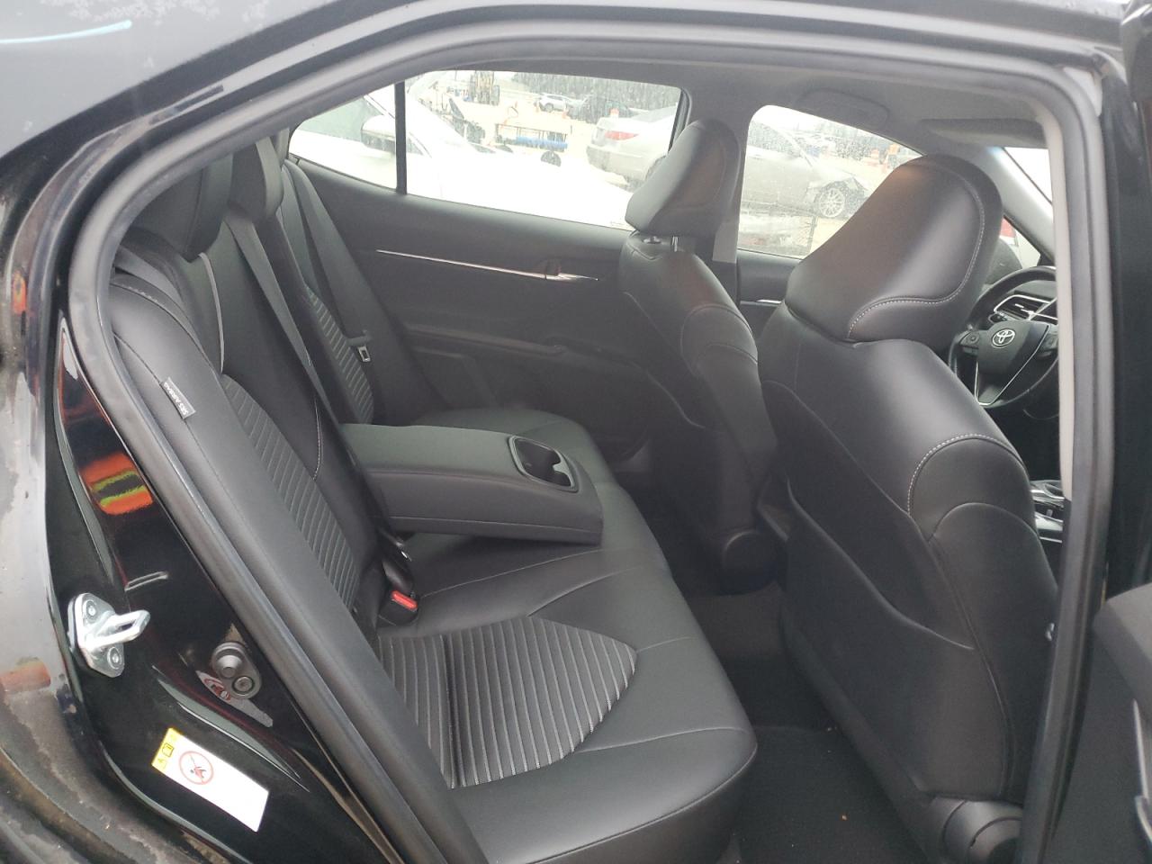2018 Toyota Camry - Image 10