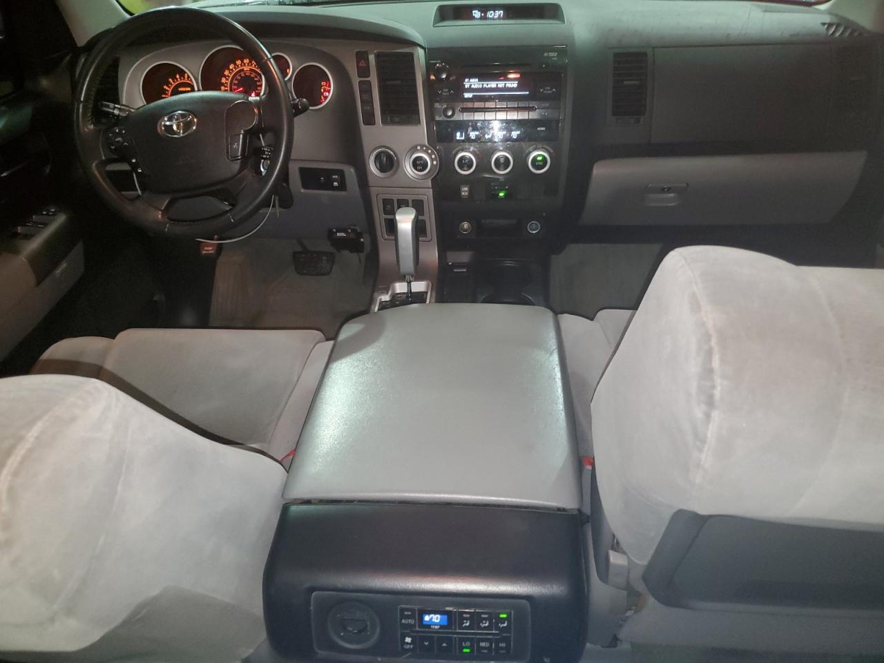 2010 Toyota Sequoia - Image 8