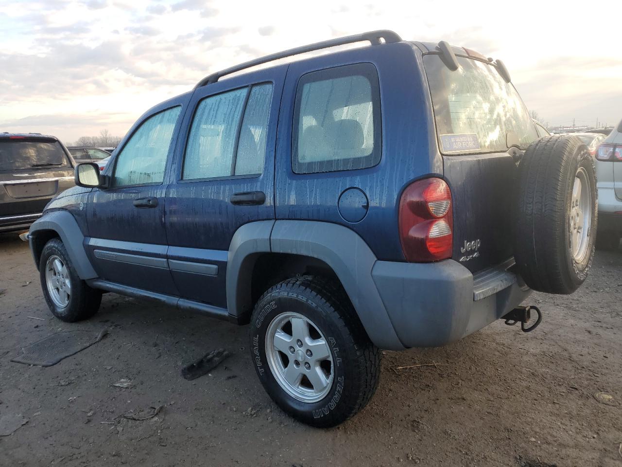 2005 Jeep Liberty (North America) - Image 2