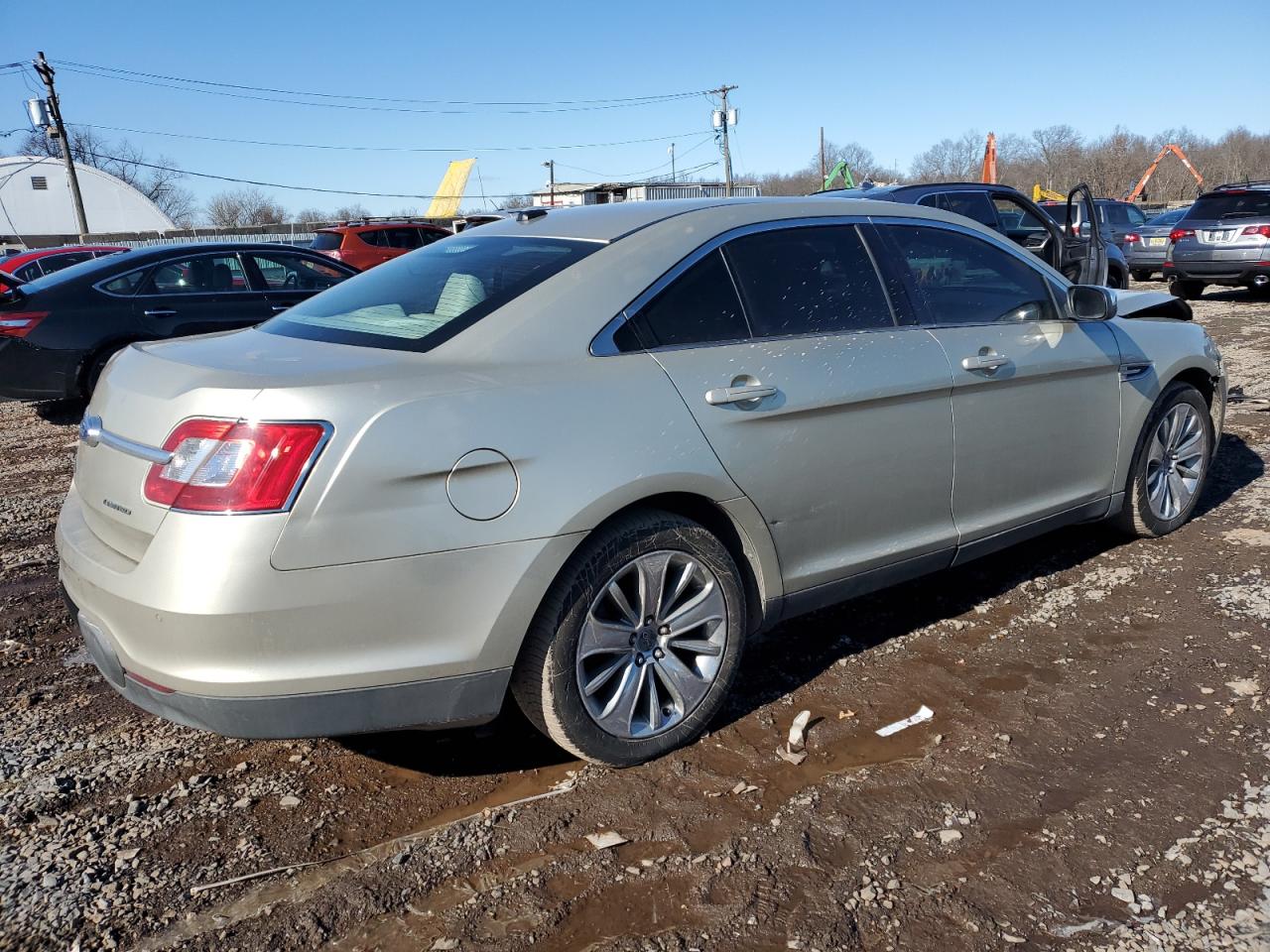 2011 Ford Taurus - Image 3