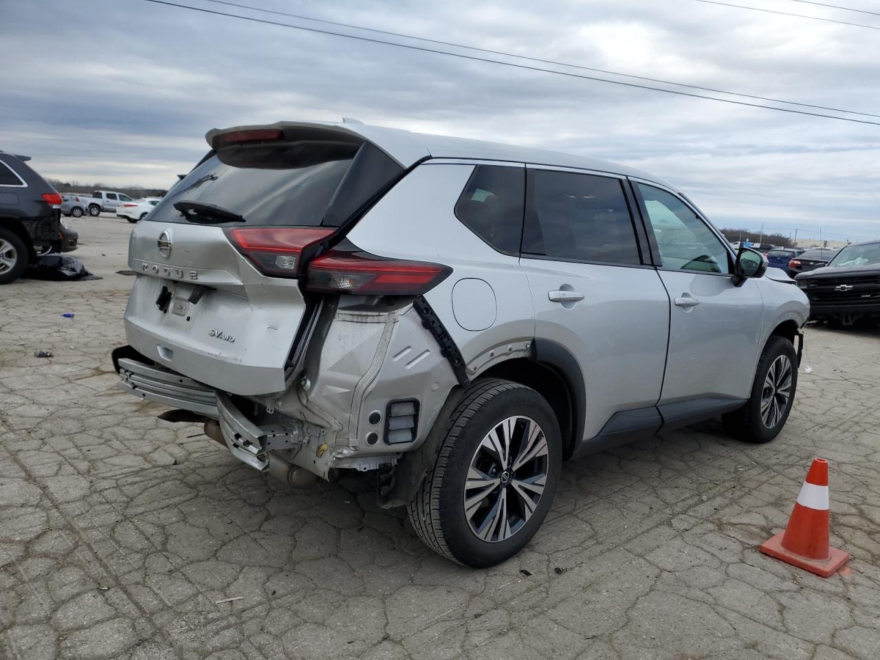 2021 Nissan Rogue - Image 3