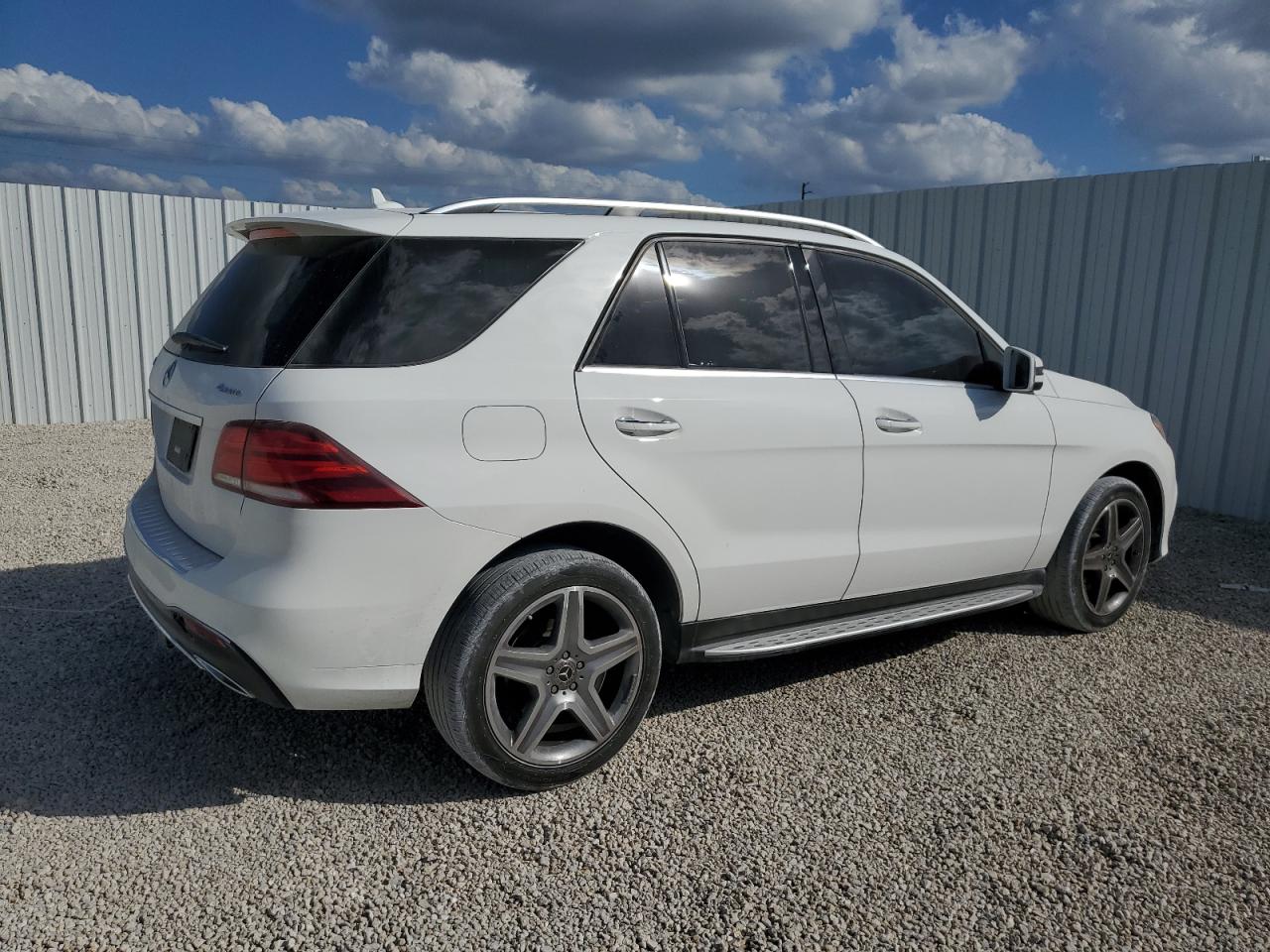 2017 Mercedes-Benz GLE - Image 3