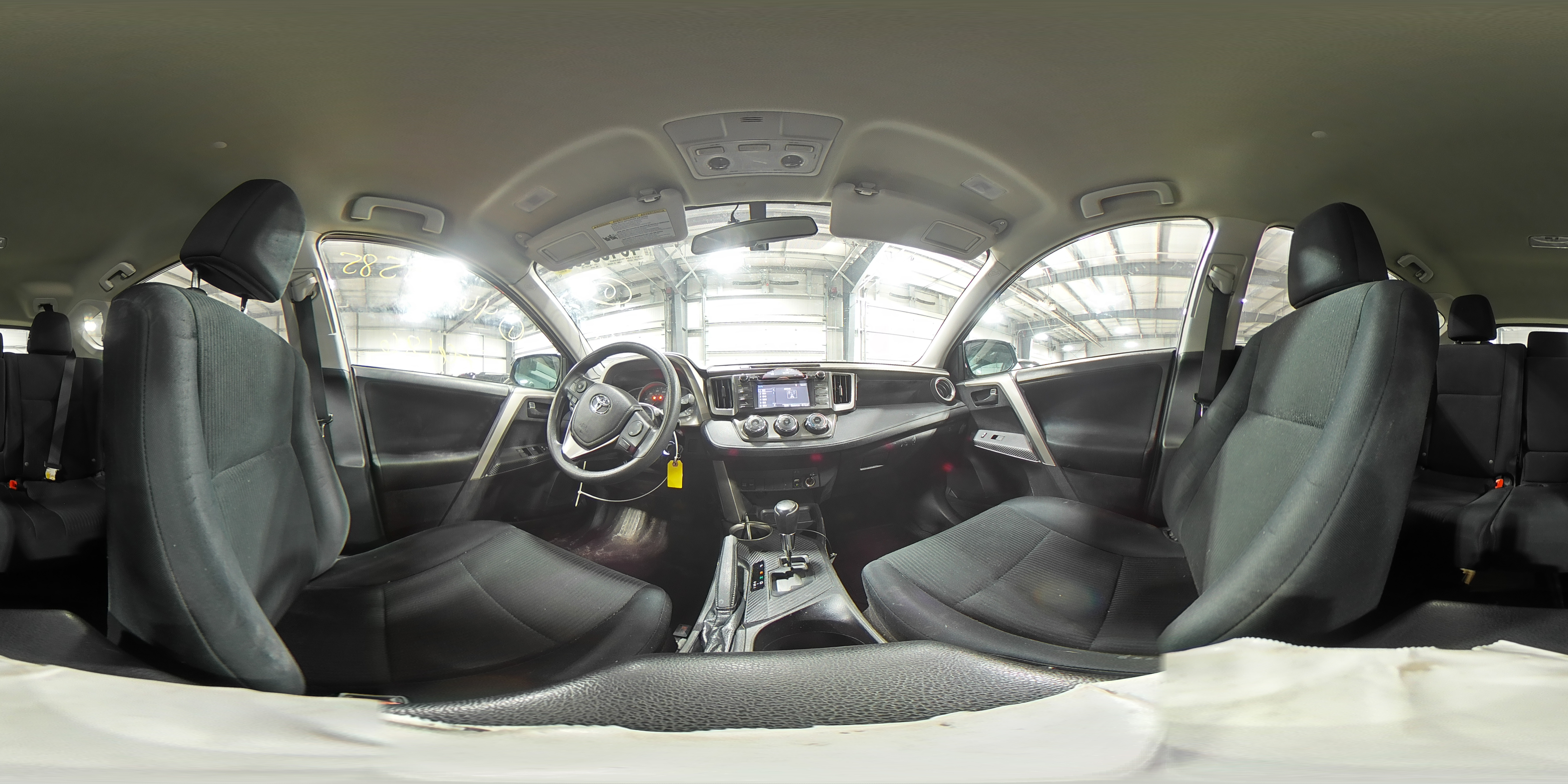 2015 Toyota RAV 4 - Image 13