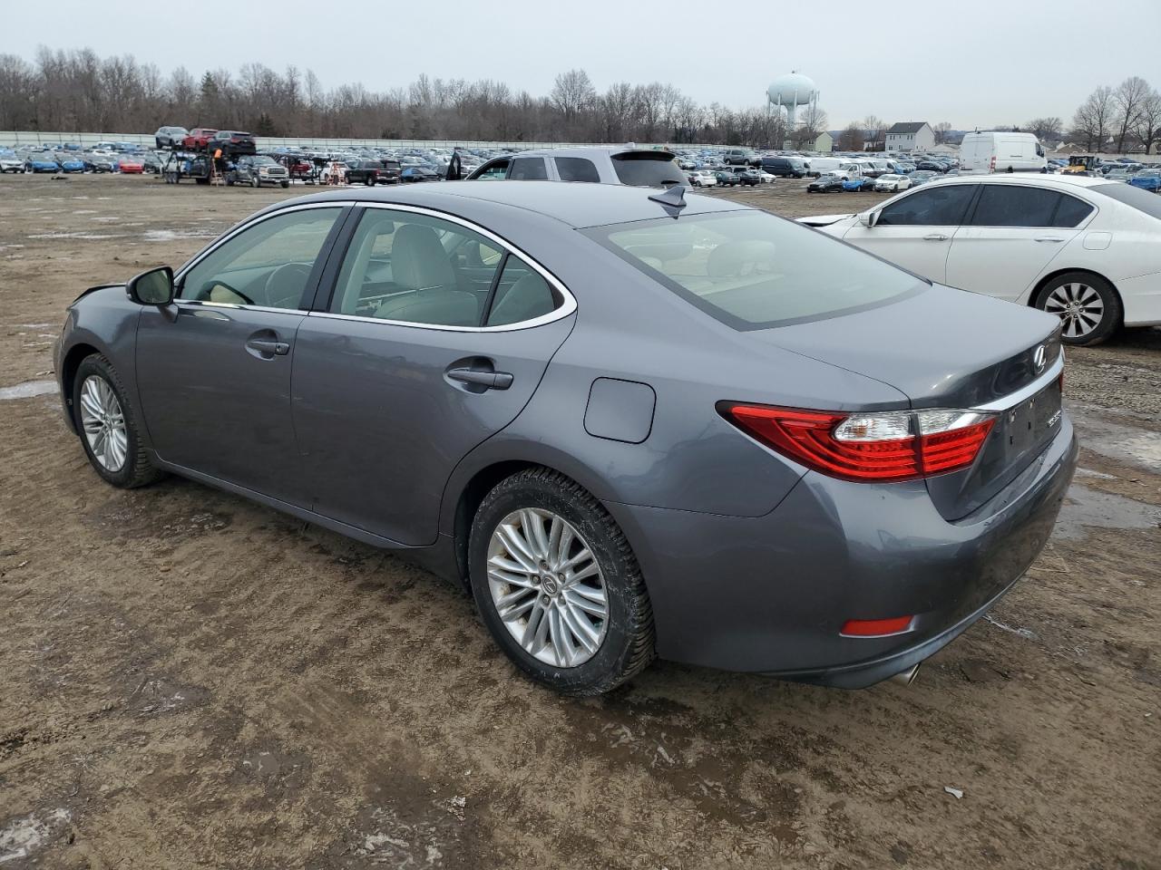 2013 Lexus ES - Image 2