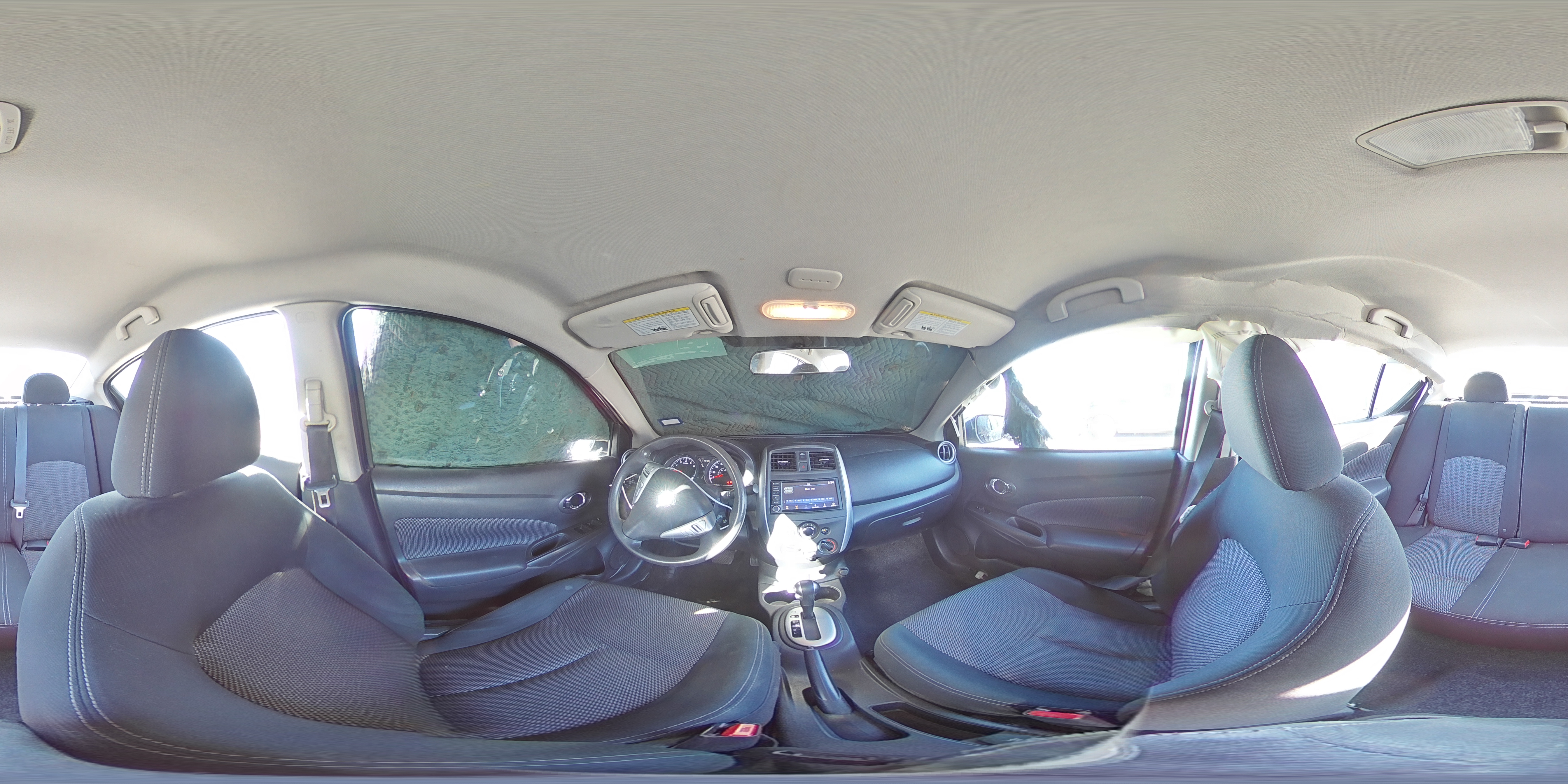 2019 Nissan Versa - Image 13