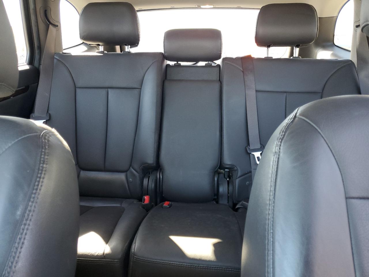 2012 Hyundai Santa Fe - Image 10