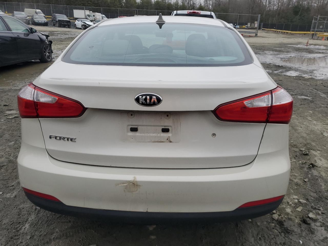 2015 Kia Forte - Image 6