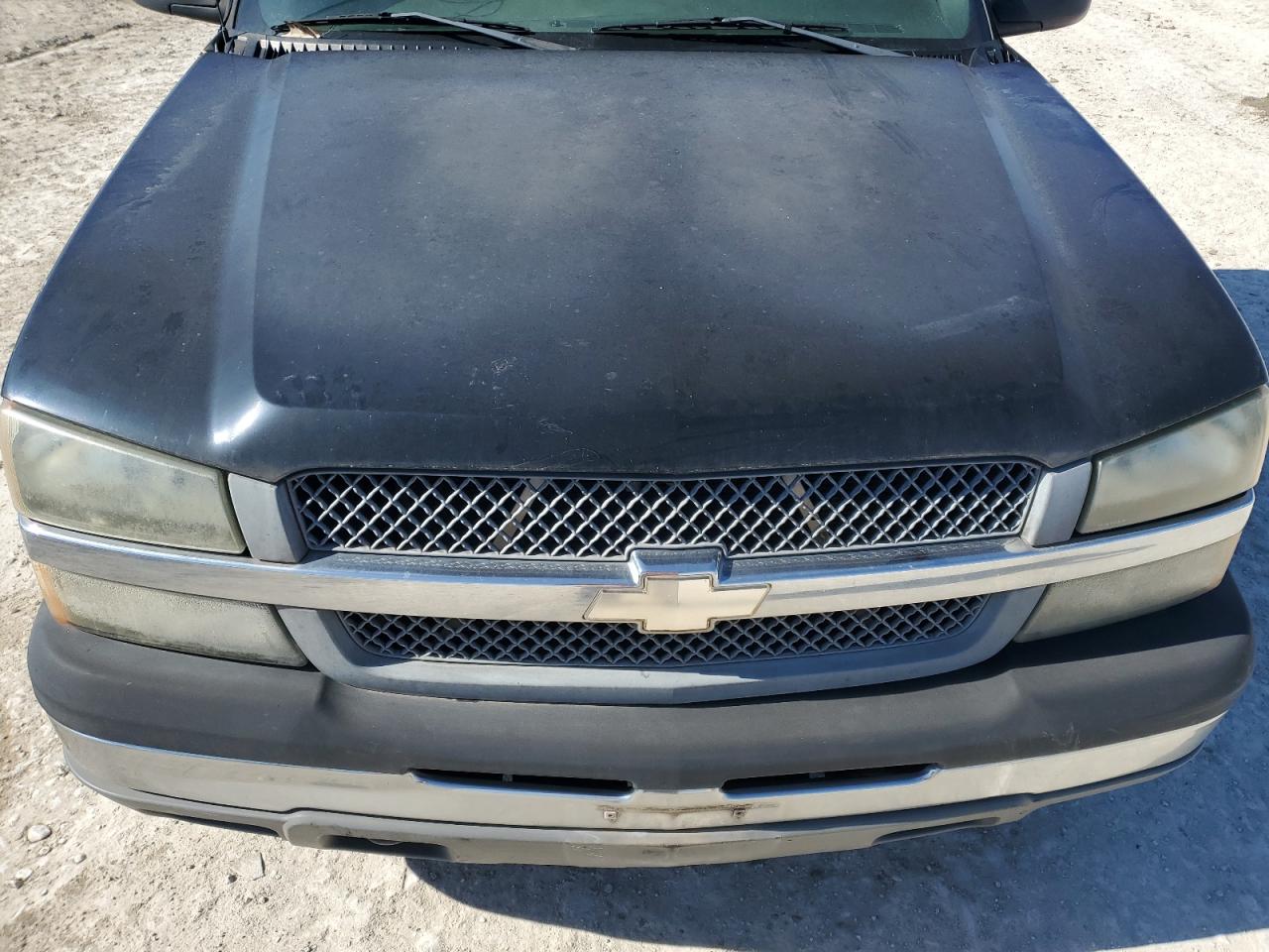 2005 Chevrolet Silverado - Image 11