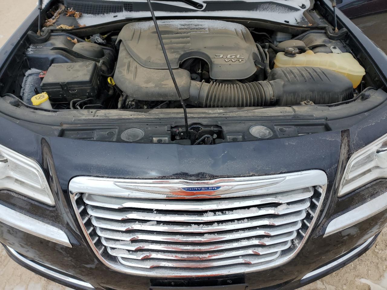 2011 Chrysler 300 - Image 13