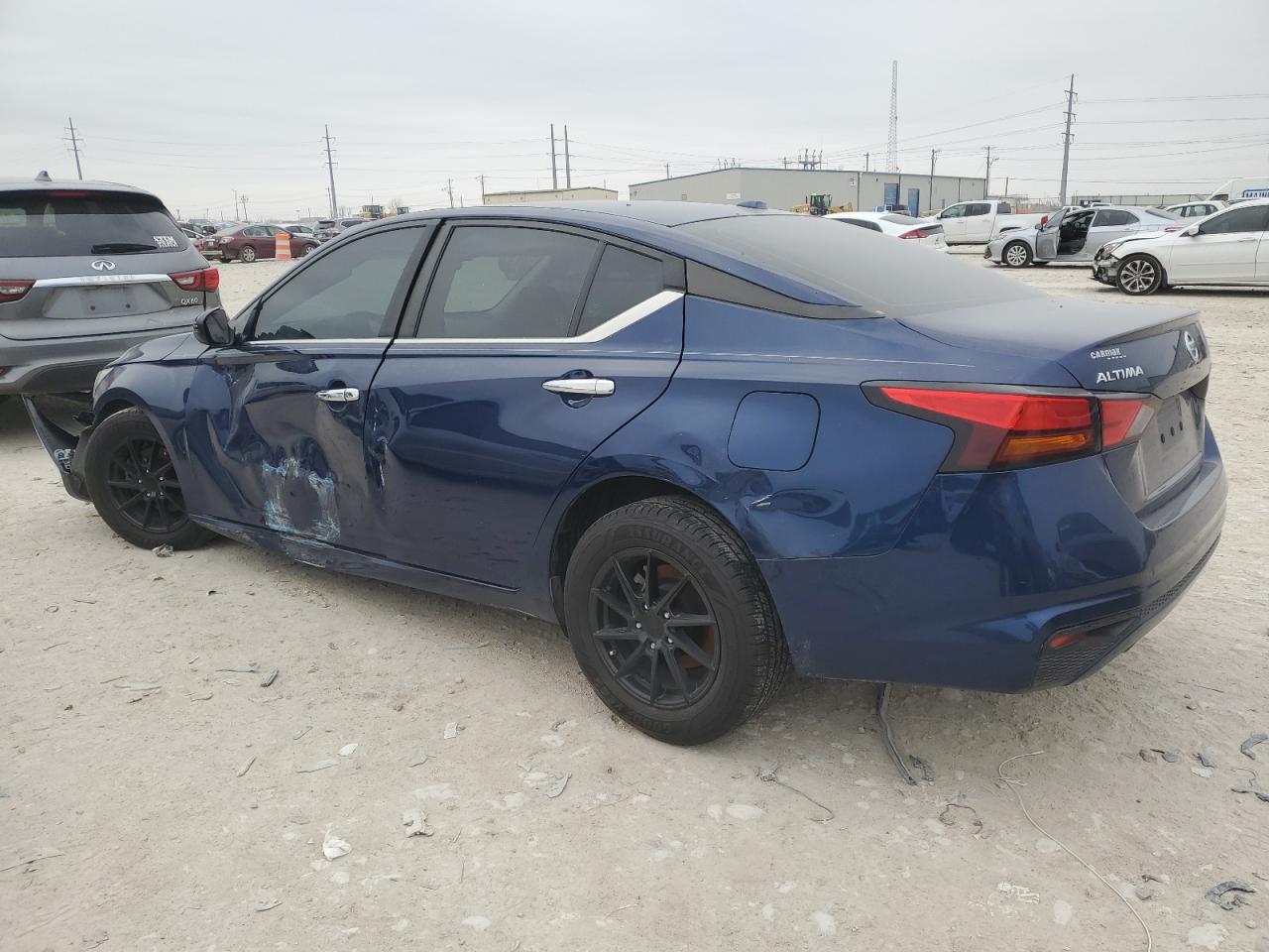 2019 Nissan Altima - Image 2