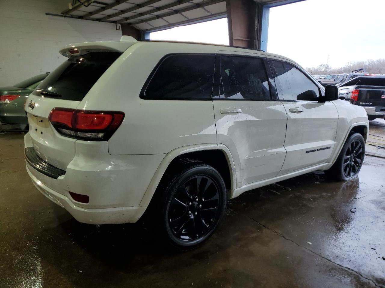 2019 Jeep Grand Cherokee - Image 3
