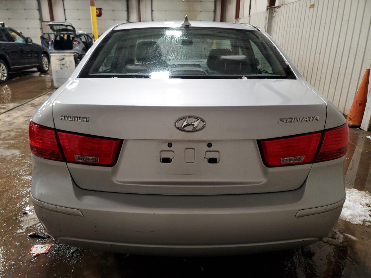 2009 Hyundai Sonata - Image 6
