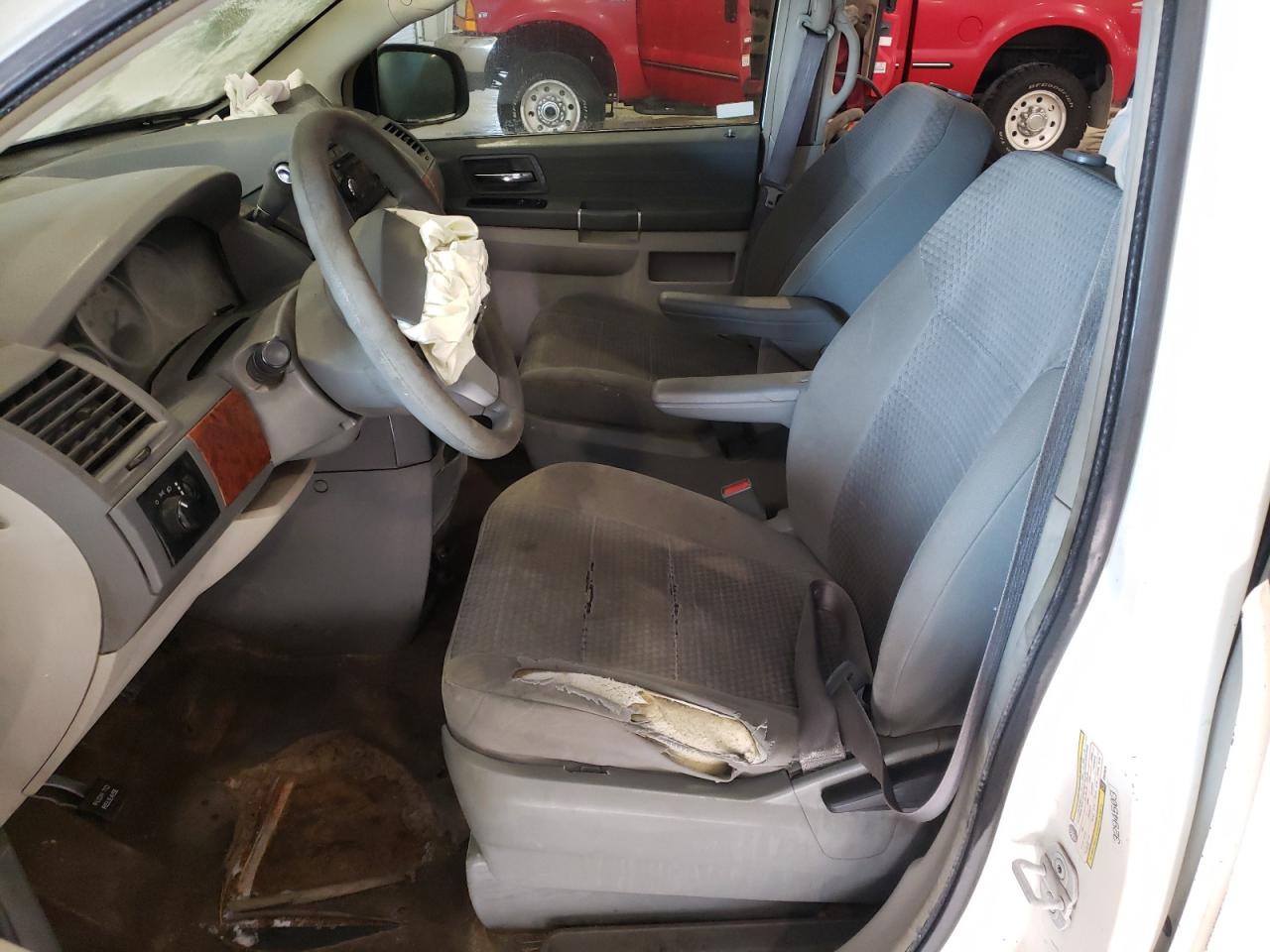 2008 Chrysler Town & Country - Image 7