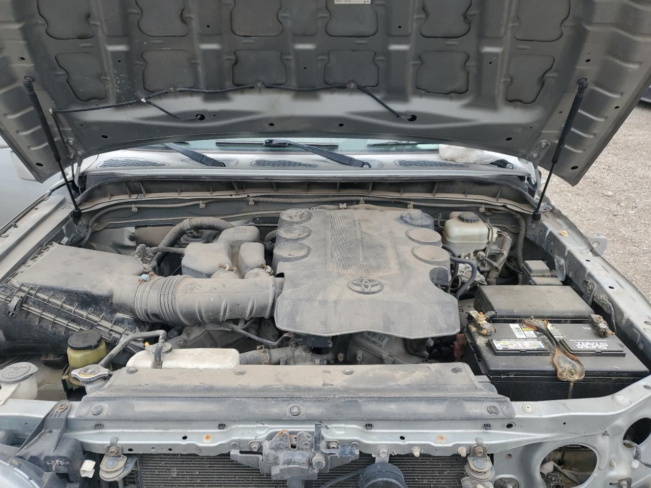 2010 Toyota FJ Cruiser - Image 11