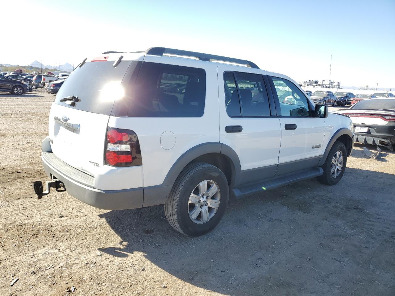 2006 Ford Explorer - Image 3
