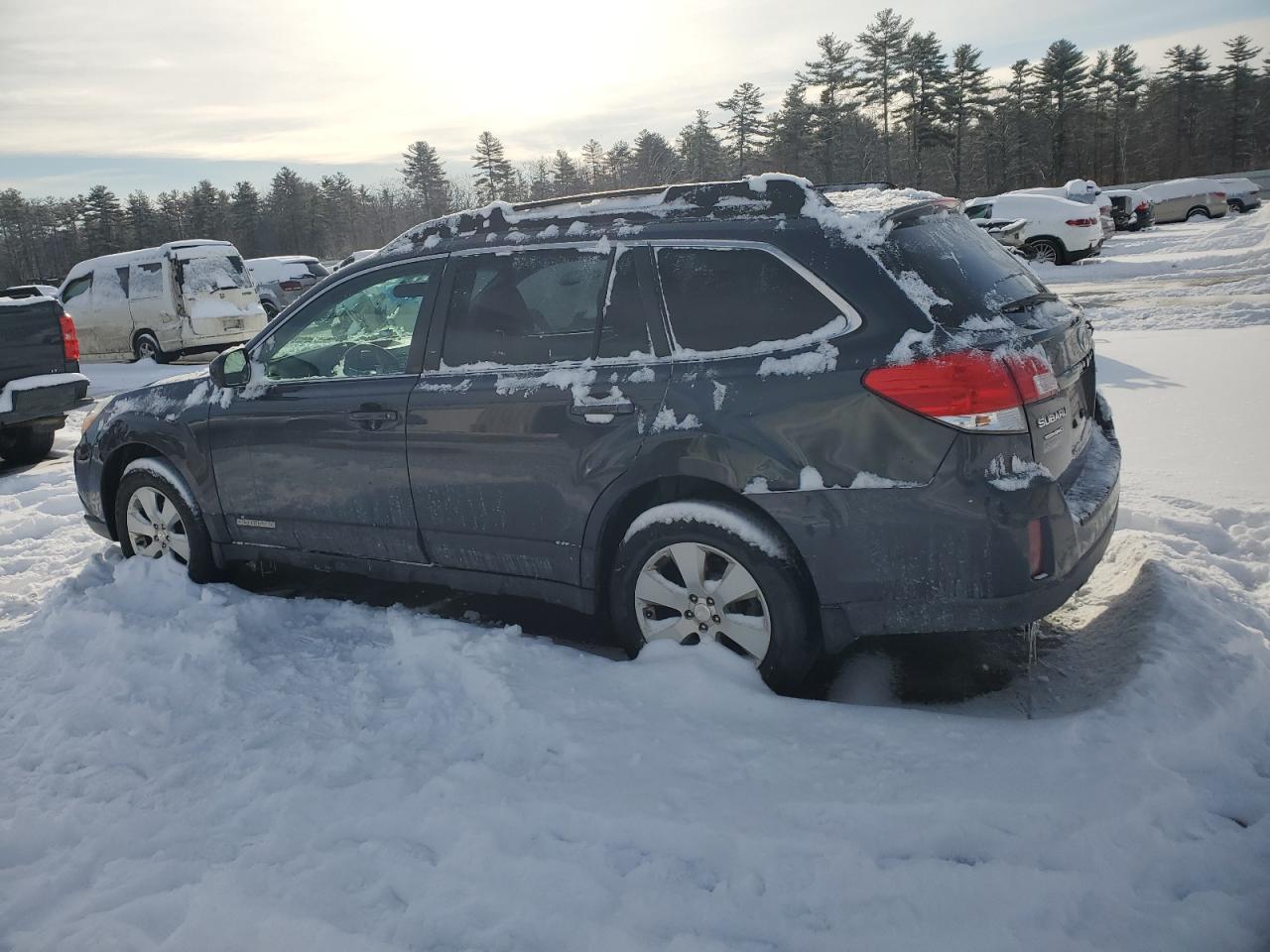 2010 Subaru Outback - Image 2