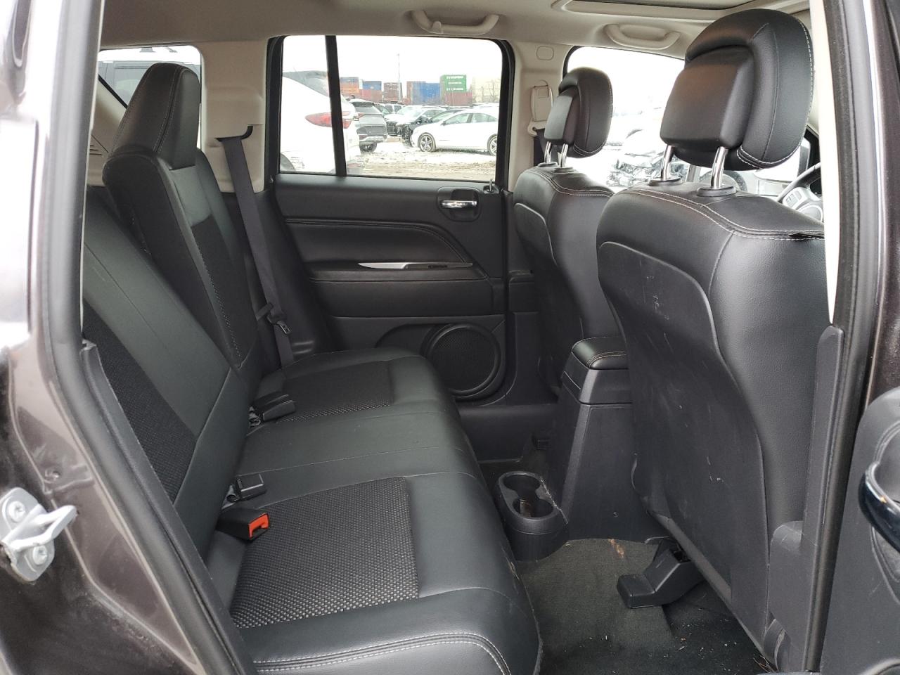 2017 Jeep Compass - Image 11