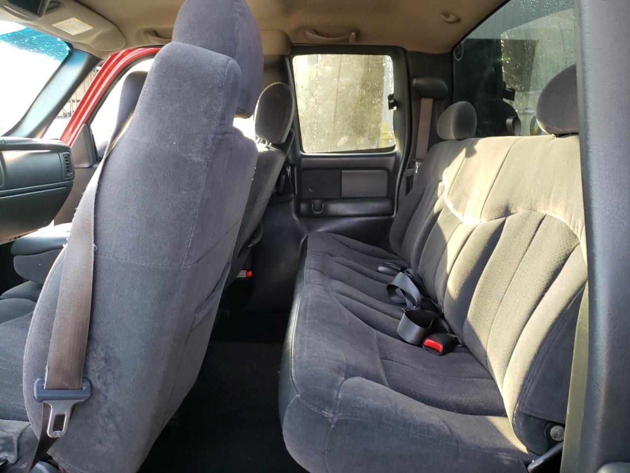 2002 Chevrolet Silverado - Image 10