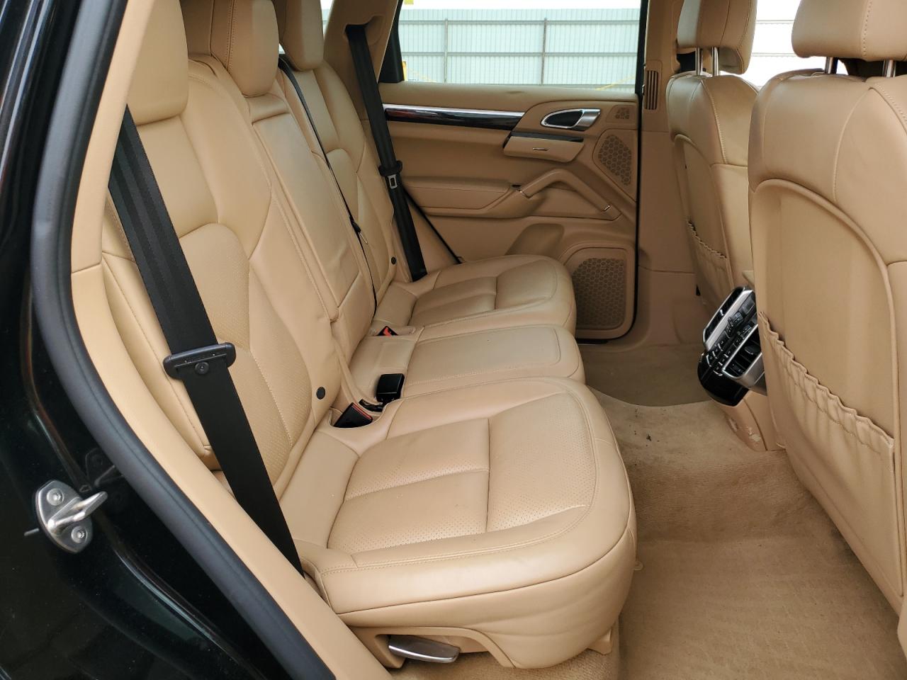 2016 Porsche Cayenne - Image 11