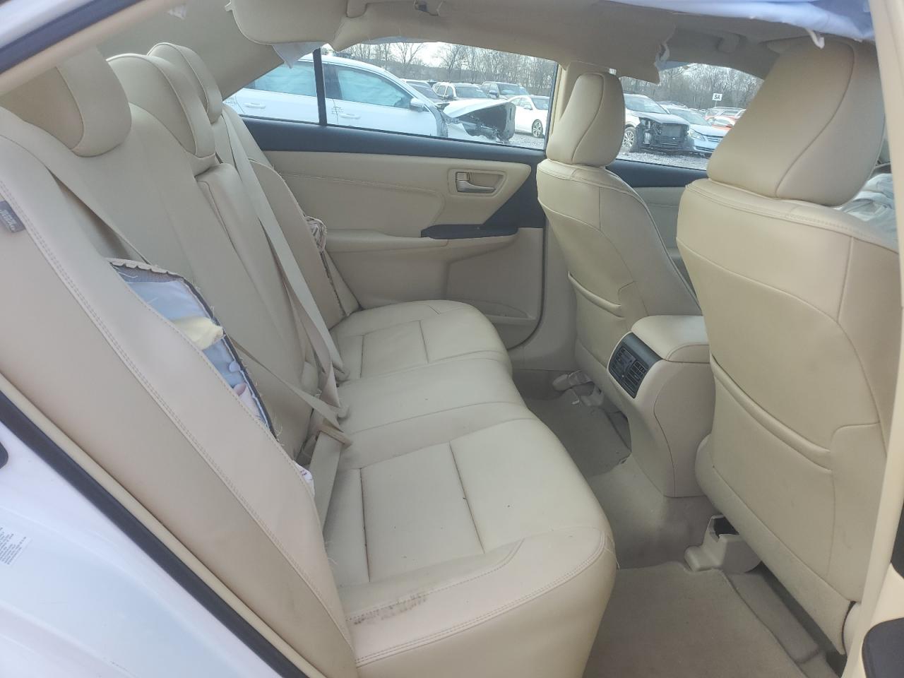 2015 Toyota Camry - Image 11