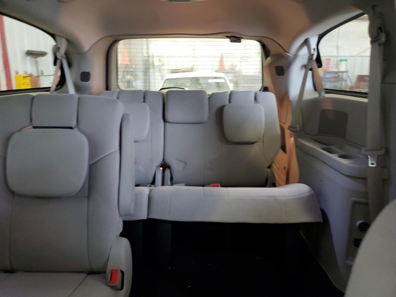 2011 Dodge Caravan - Image 10