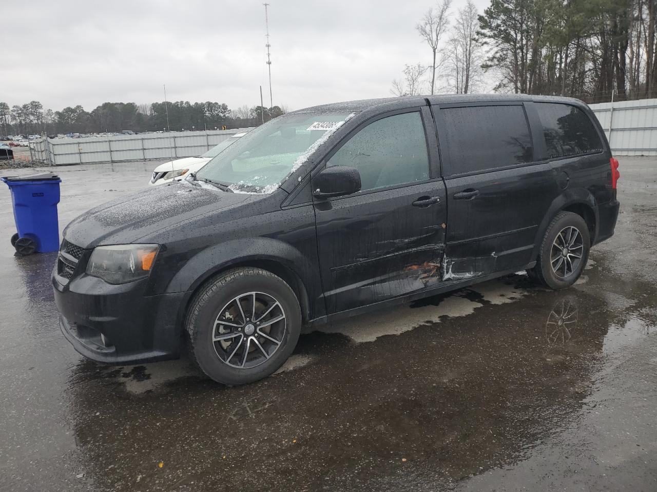 2015 Dodge Caravan - Image 1