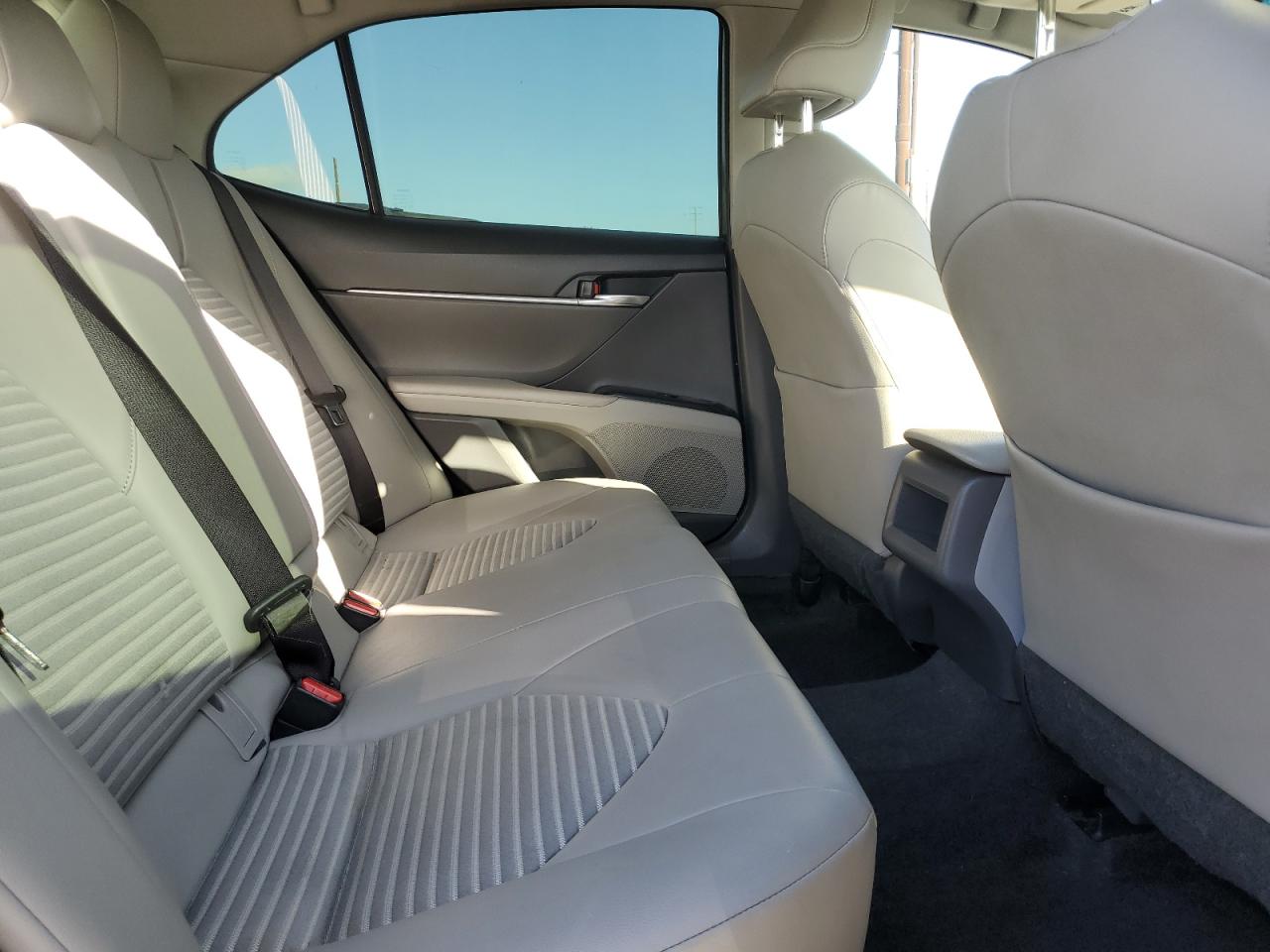 2018 Toyota Camry - Image 10