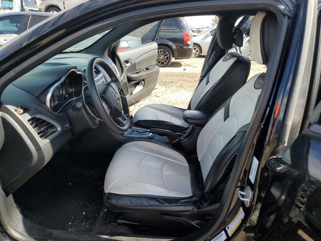 2013 Dodge Avenger - Image 7